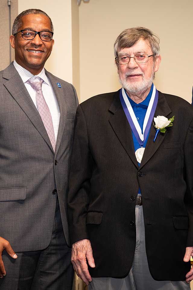 Frank Magiera (right) with SLU Science and Engineering Dean Gregory Triplett (left)