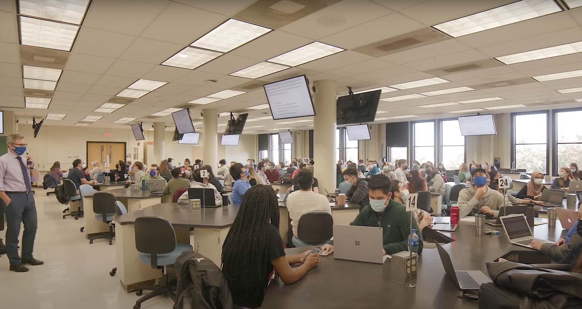 group setting of students listening to lecture 