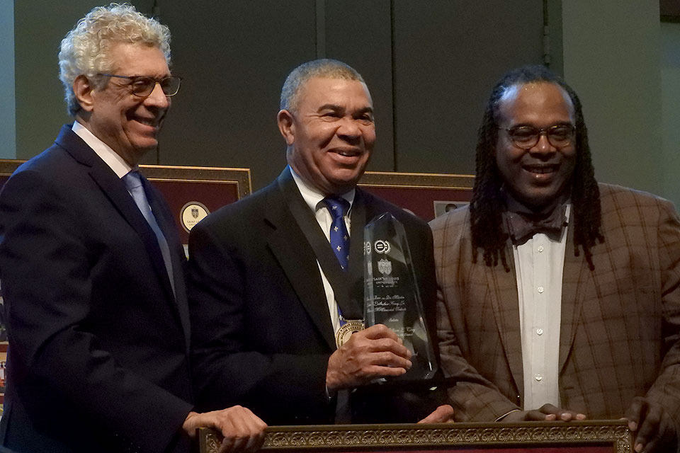 Congressman William Lacy Clay accepts his award.